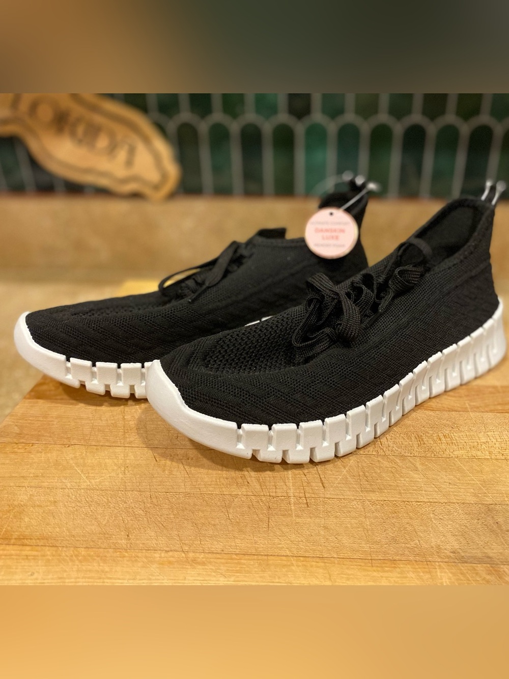 🖤 Danskin Black & White Comfort Sneakers – Size 10 🖤